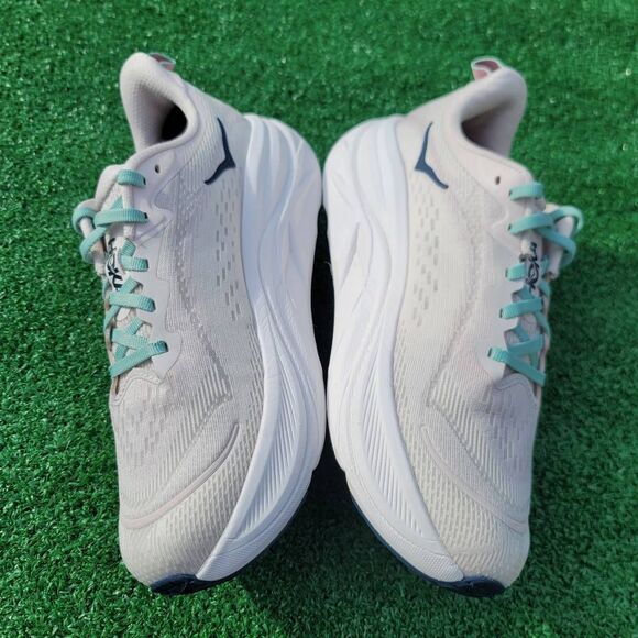 Hoka One One Skyflow - Women's running shoes - Size 8.5B - Picture 7 of 11